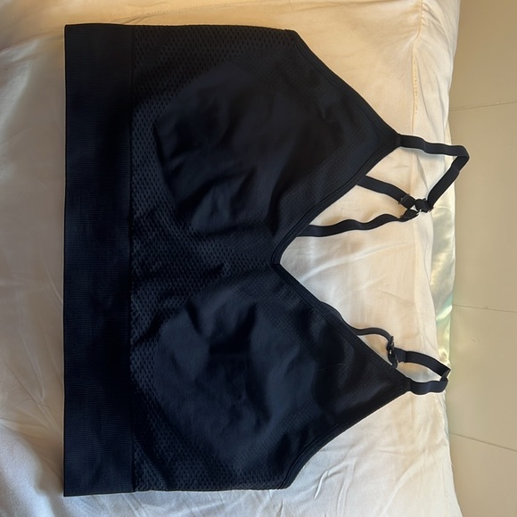 Knix Longevity Bra XL sport black
I have two of the large - Picture 2 of 7